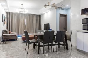 elizabeth golf apartment
