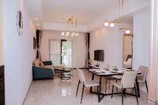 elizabeth golf apartment