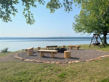 Baraga Lakeside Inn,,3 star