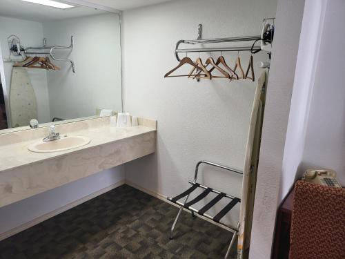 blue ribbon inn and suites