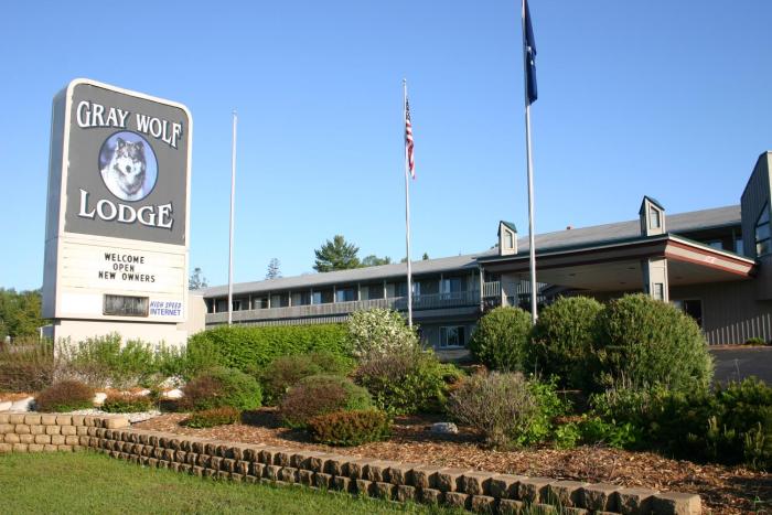 gray wolf lodge