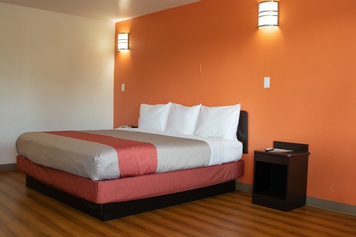 motel 6 brinkley ar