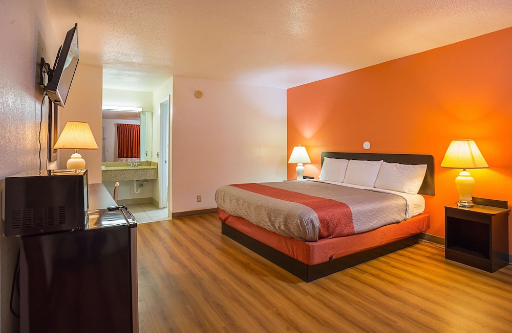 motel 6 brinkley ar