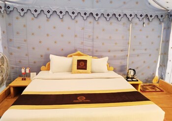 foxoso luxury camps