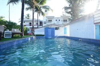 Beachouse Beachfront Cottages And Suites,Goa>>Calangute,2 star