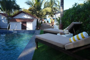 beachouse beachfront cottages and suites