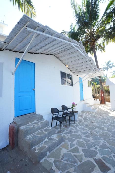 beachouse beachfront cottages and suites