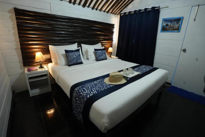 beachouse beachfront cottages and suites