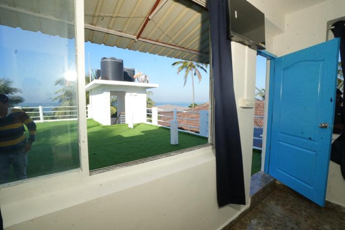beachouse beachfront cottages and suites