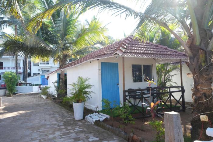 beachouse beachfront cottages and suites