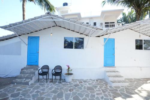 beachouse beachfront cottages and suites