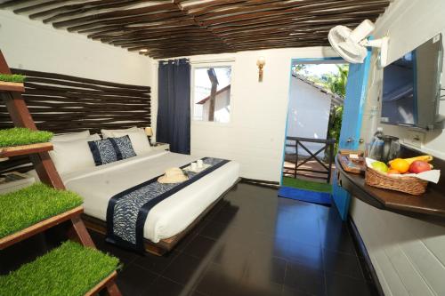 beachouse beachfront cottages and suites