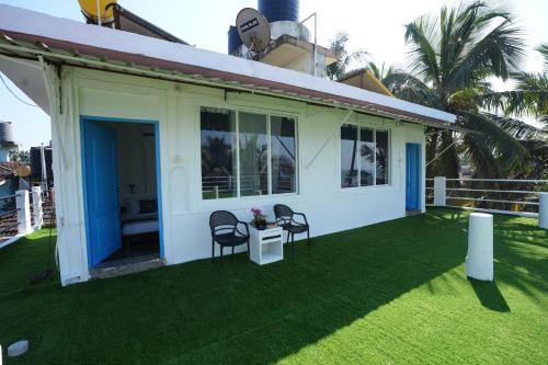 beachouse beachfront cottages and suites