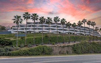 the encinitan hotel and suites