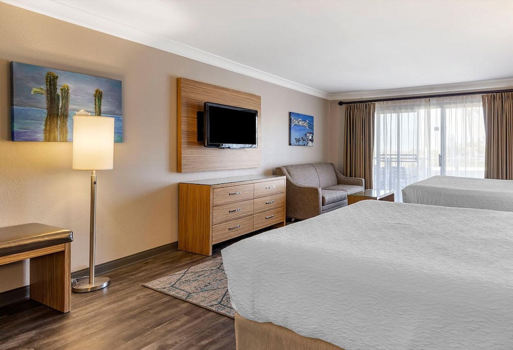 the encinitan hotel and suites