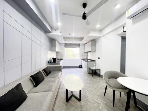 bedchambers serviced apartments on mg road gurgaon