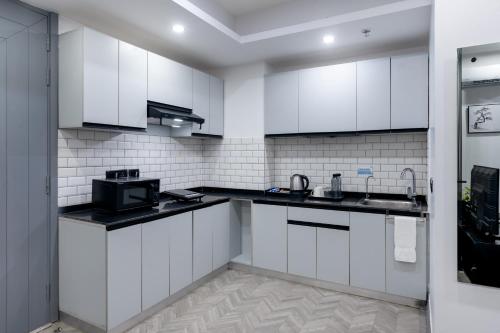 bedchambers serviced apartments on mg road gurgaon