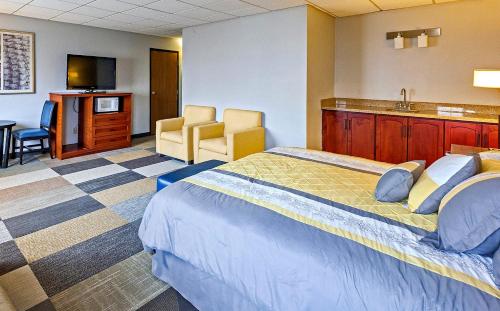 coratel inn by jasper iowa fairfield