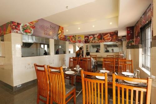 Hotel Wayanad Square,Kolagappara>>Kalpetta,3 star