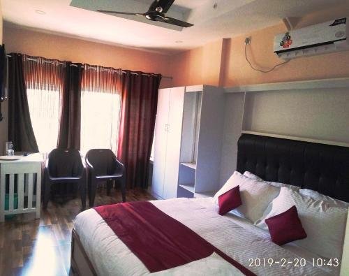 Hotel Wayanad Square,Kolagappara>>Kalpetta,3 star