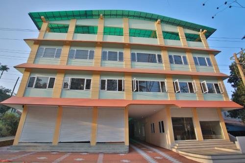 Hotel Wayanad Square,Kolagappara>>Kalpetta,3 star