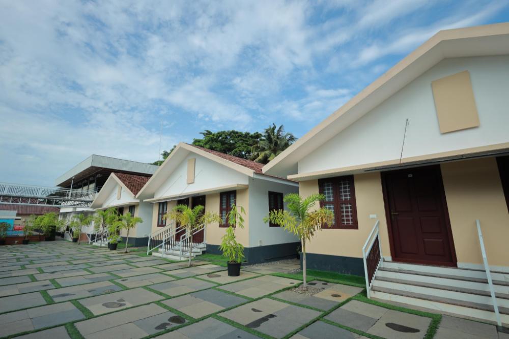 lakeway resorts