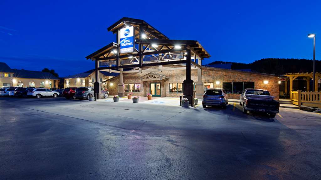 best western golden spike inn and suites