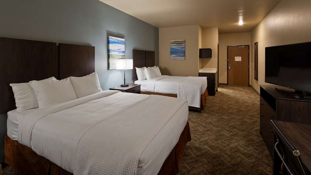 best western golden spike inn and suites