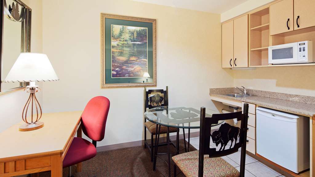best western golden spike inn and suites