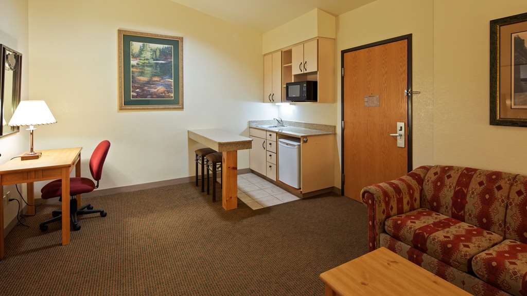 best western golden spike inn and suites