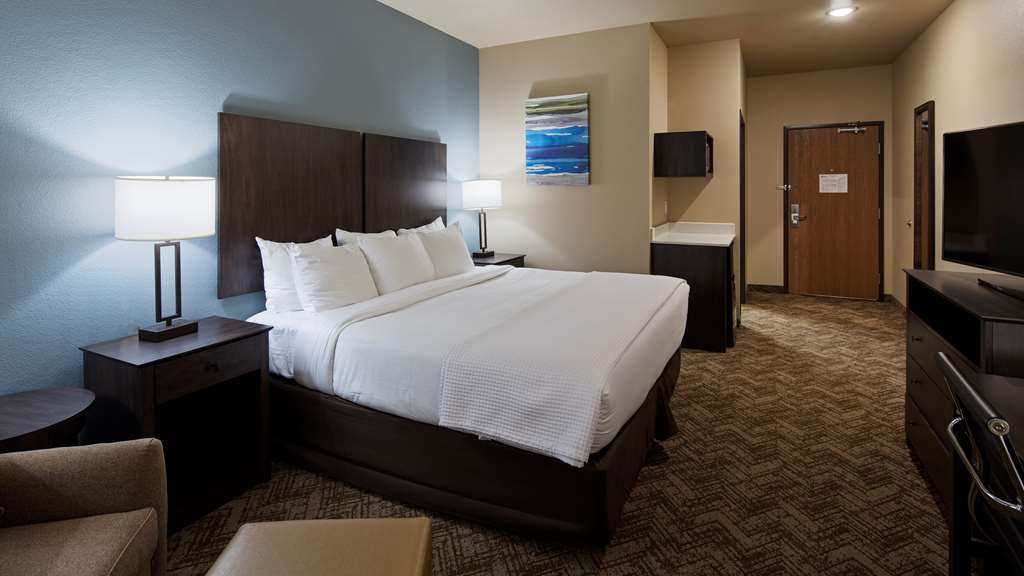best western golden spike inn and suites
