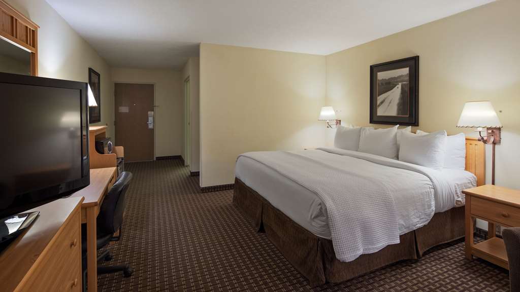 best western golden spike inn and suites