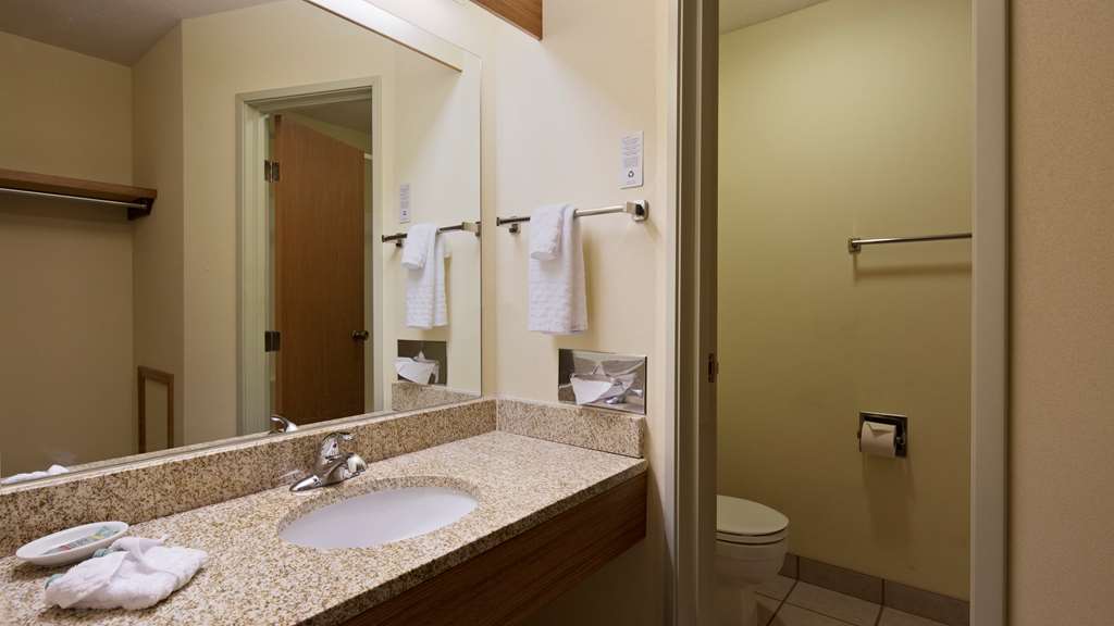 best western golden spike inn and suites