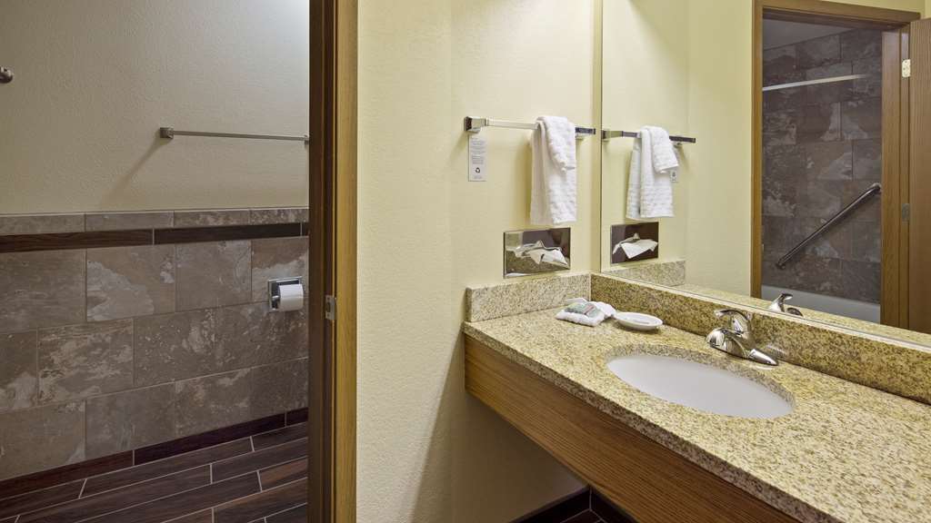 best western golden spike inn and suites
