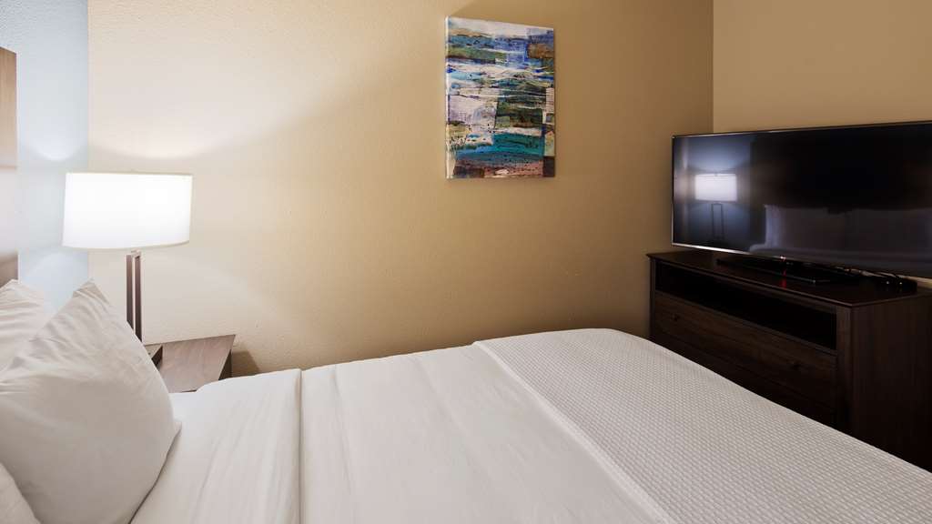 best western golden spike inn and suites