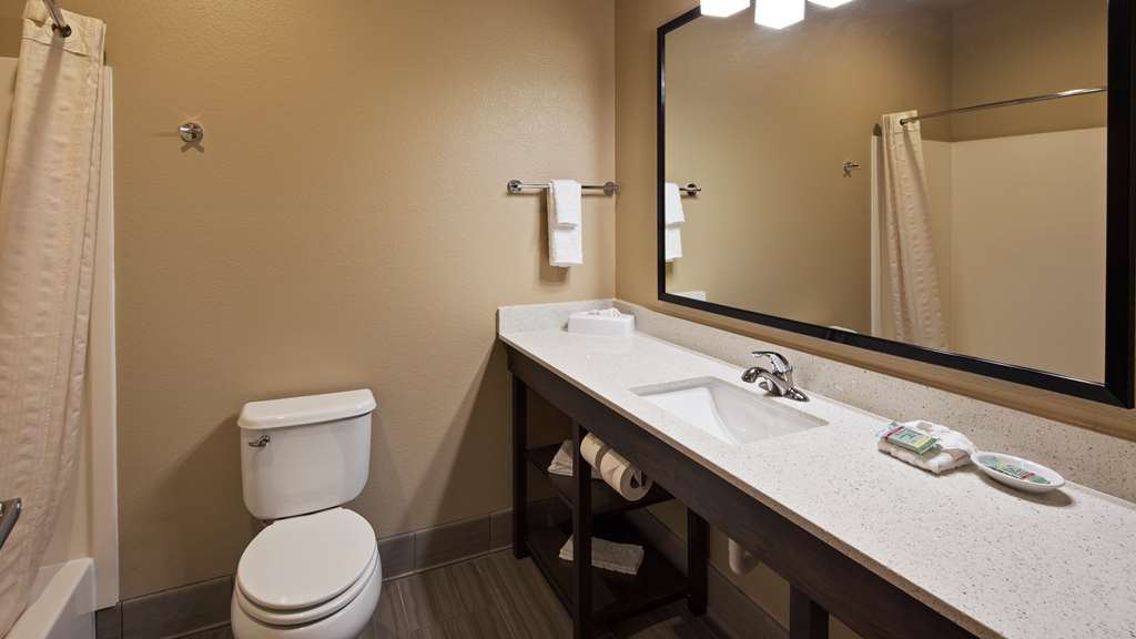 best western golden spike inn and suites