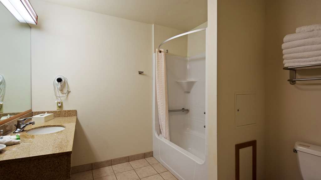 best western golden spike inn and suites