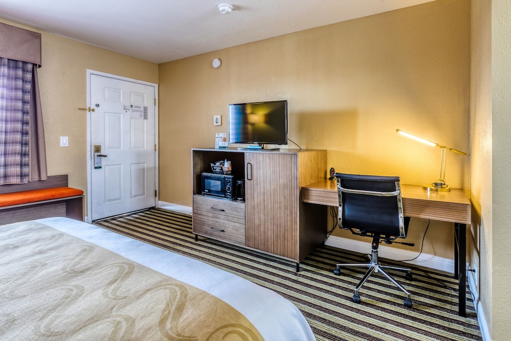 quality inn salinas