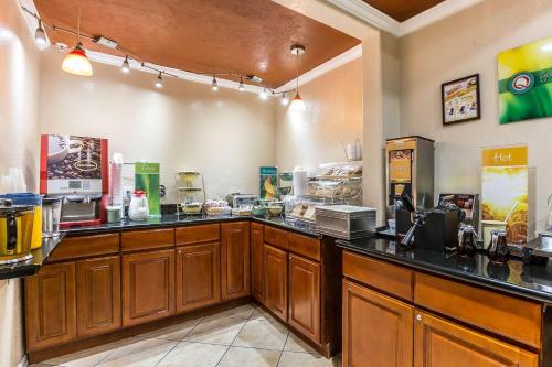 quality inn salinas