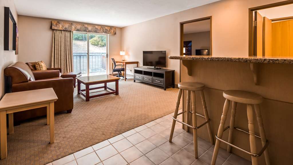 best western inn at the rogue
