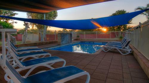 halls creek motel