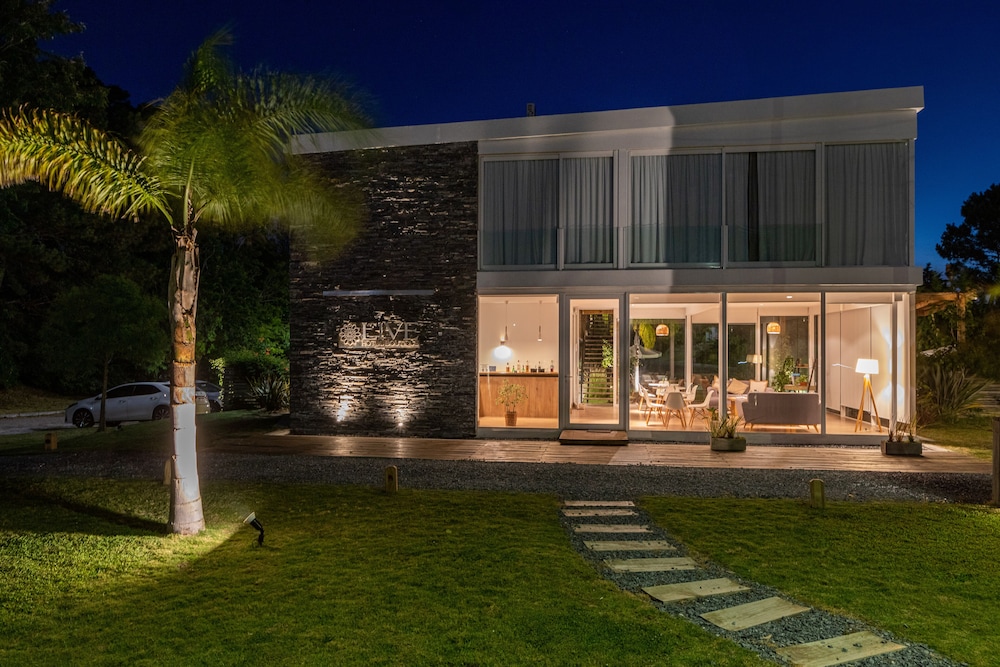 live hotel boutique adults only