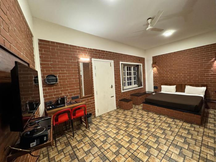red bricks inn