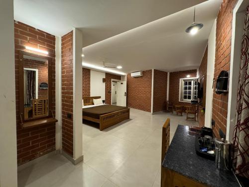 red bricks inn