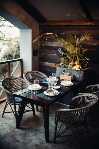 novella concept hotel and cafe