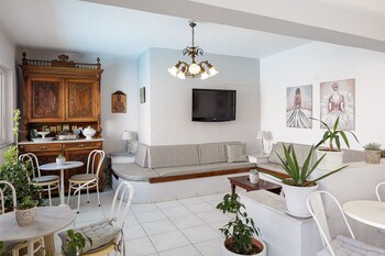 kasteli studios and apartments