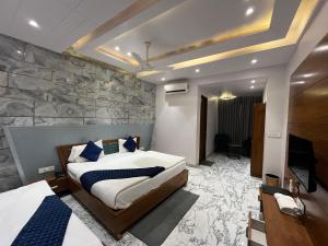 Hotel Shree Darshanam,Vrindavan>>Mathura,4 star