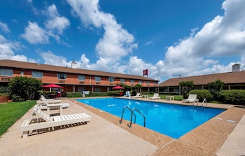 red roof inn meridian