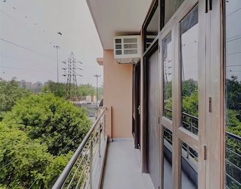 Star Light Inn,New Delhi>>Delhi,2 star