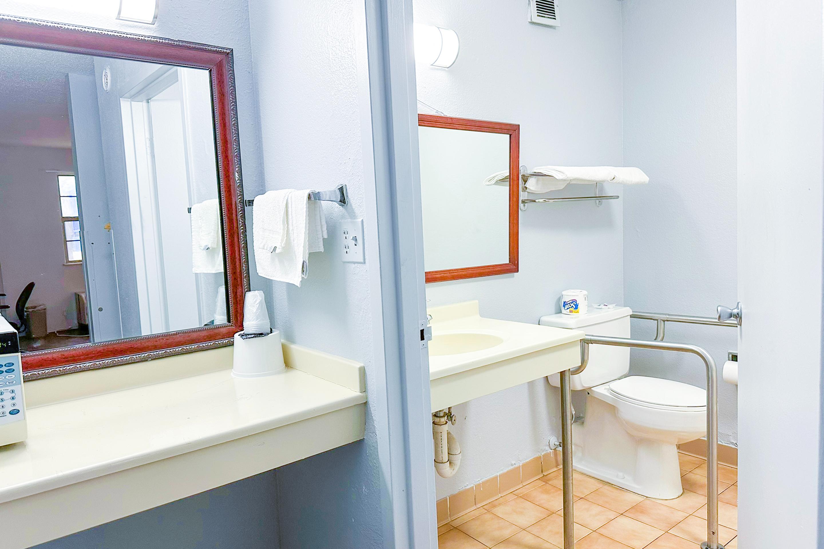 happy stay inn madisonville i 69 by oyo